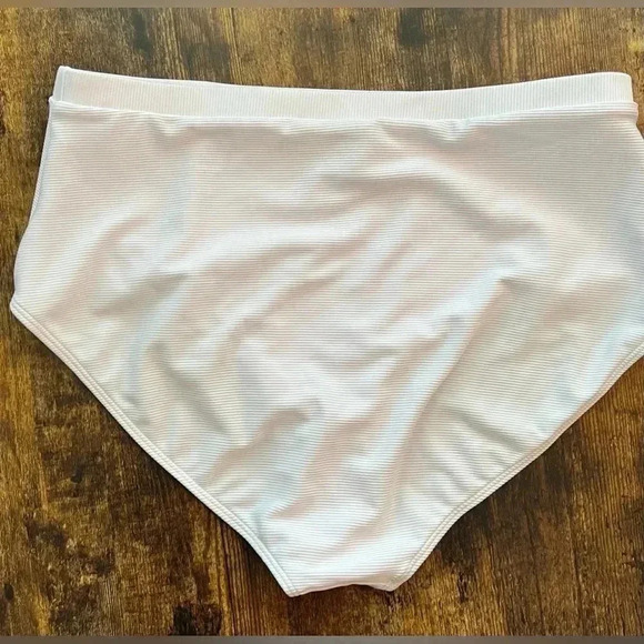 Ladies swimsuit/bikini bottom. Size: 2XL - Picture 5 of 8